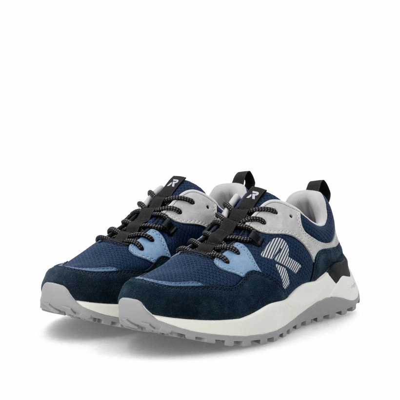 Blaue Rieker Herren Sneaker Low U1305-14 mit Schnürung sowie abgesetztem Logo. Schuhpaar seitlich schräg.