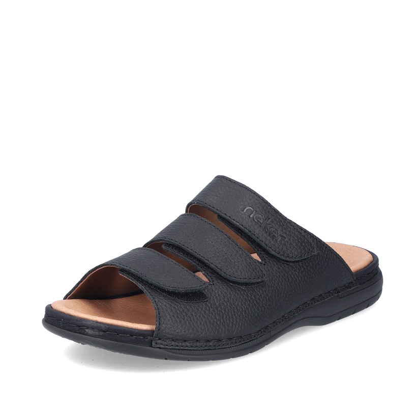 Schwarzgraue Rieker Herren Pantoletten 25569-00 mit einem Klettverschluss. Schuh seitlich schräg.