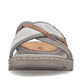 Graue Rieker Herren Pantoletten 21695-45 mit Komfortweite G sowie leichter Sohle. Schuh von vorne.
