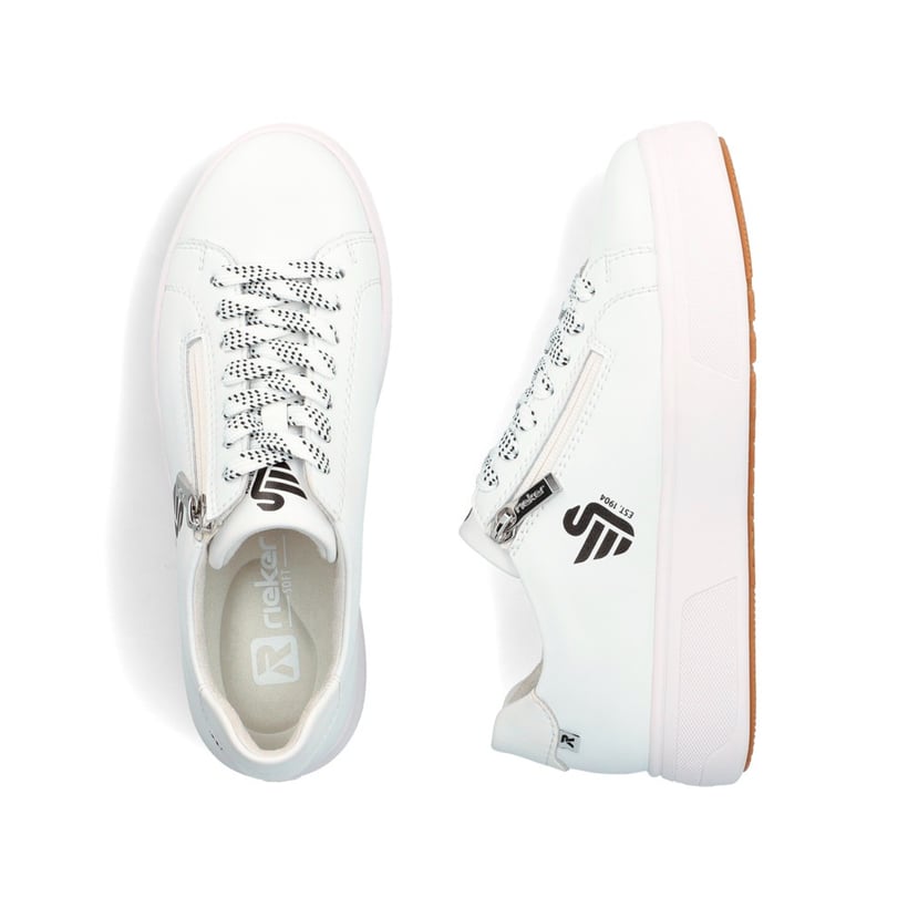 Weißer Rieker Damen Sneaker Low M7712-80 Schwenninger Wild Wings Special Edition mit Eishockey-Schnürsenkeln und Logo. Schuh von oben, liegend.