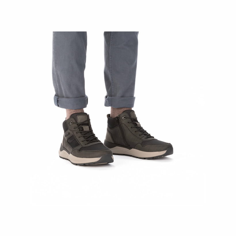 Schwarze Rieker Herren Schnürstiefel 06020-00 mit wasserabweisender TEX-Membran. Schuh am Fuß.