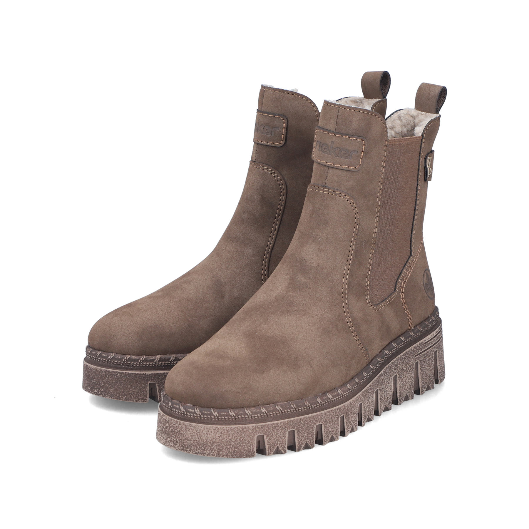 Taupefarbene Rieker Damen Chelsea Boots Z8960-25 mit einem Reißverschluss. Schuhpaar seitlich schräg.