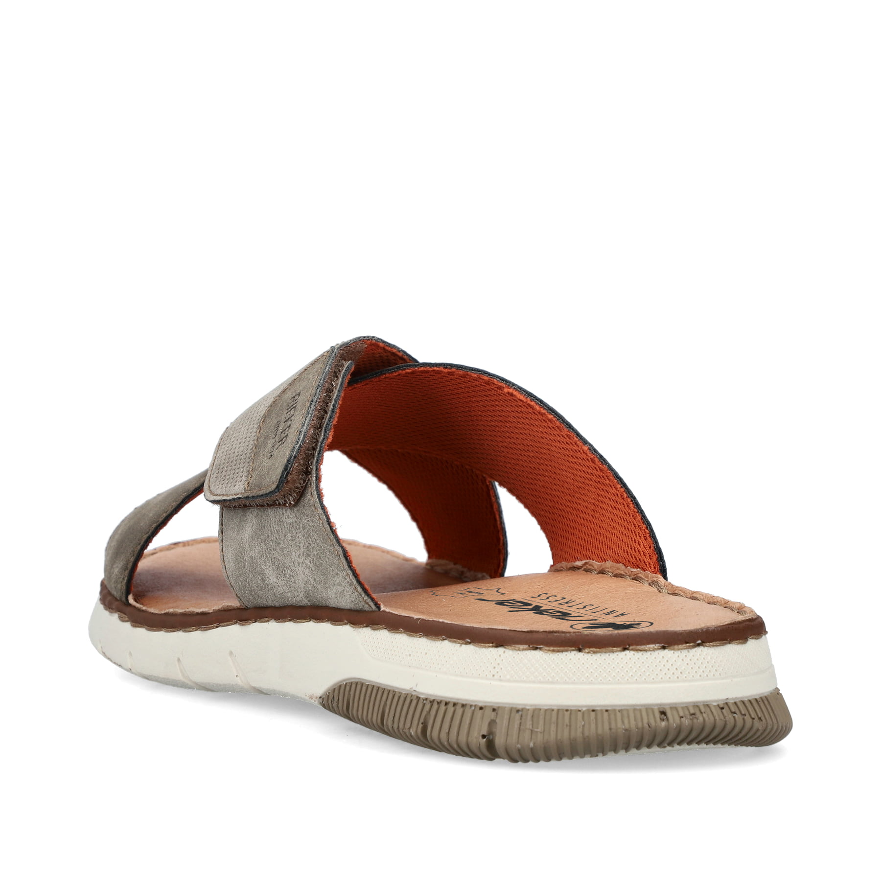 Braune Rieker Herren Pantoletten 25283-25 mit einem Klettverschluss. Schuh von hinten.