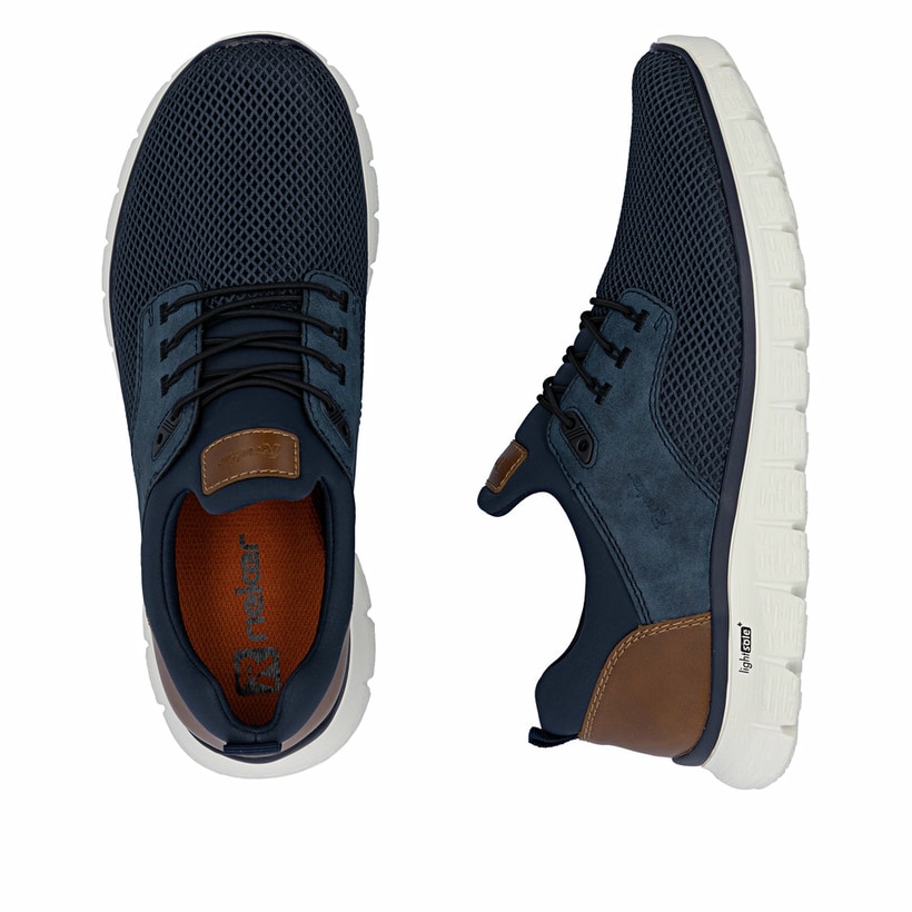 Blaue Rieker Herren Slipper B6652-14 mit einem Gummizug sowie Komfortweite G 1/2. Schuh von oben, liegend.