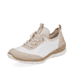 Cremeweiße Rieker Damen Slipper N4253-80 mit Gummischnürung sowie Korkoptik. Schuh seitlich schräg.