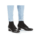 
Glanzschwarze Rieker Damen Pumps 49260-02 mit einer Profilsohle mit Blockabsatz. Schuh am Fuß