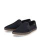 Blaue Rieker Herren Slipper B5265-14 mit modernen Ziernähten sowie Gummizug. Schuhpaar seitlich schräg.