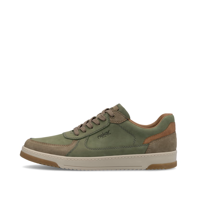 Grüne Rieker Herren Sneaker Low 17506-52 mit einer Schnürung sowie Extraweite H. Schuh Außenseite.