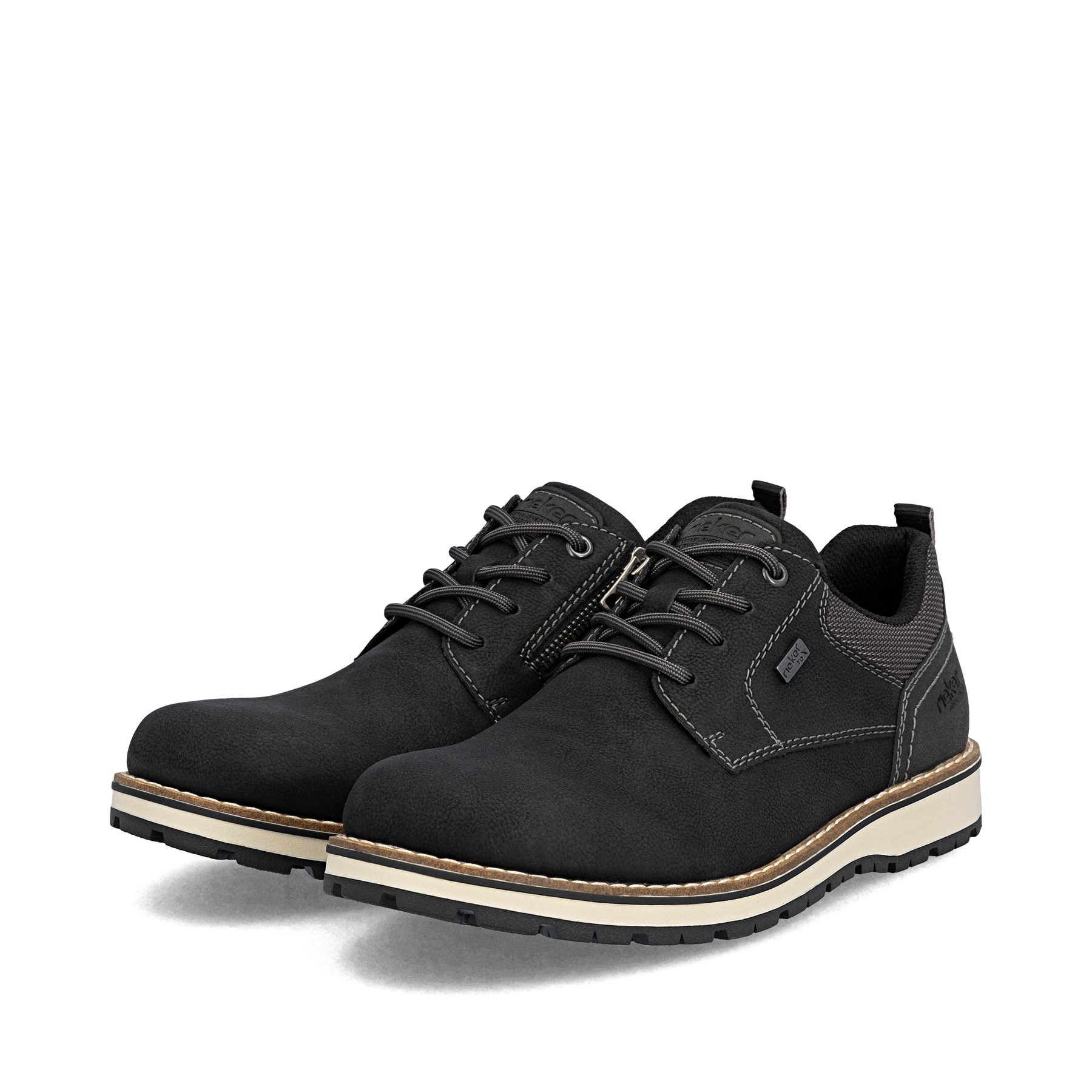Schwarze Rieker Herren Schnürschuhe 38406-00 mit wasserabweisender TEX-Membran. Schuhpaar seitlich schräg.