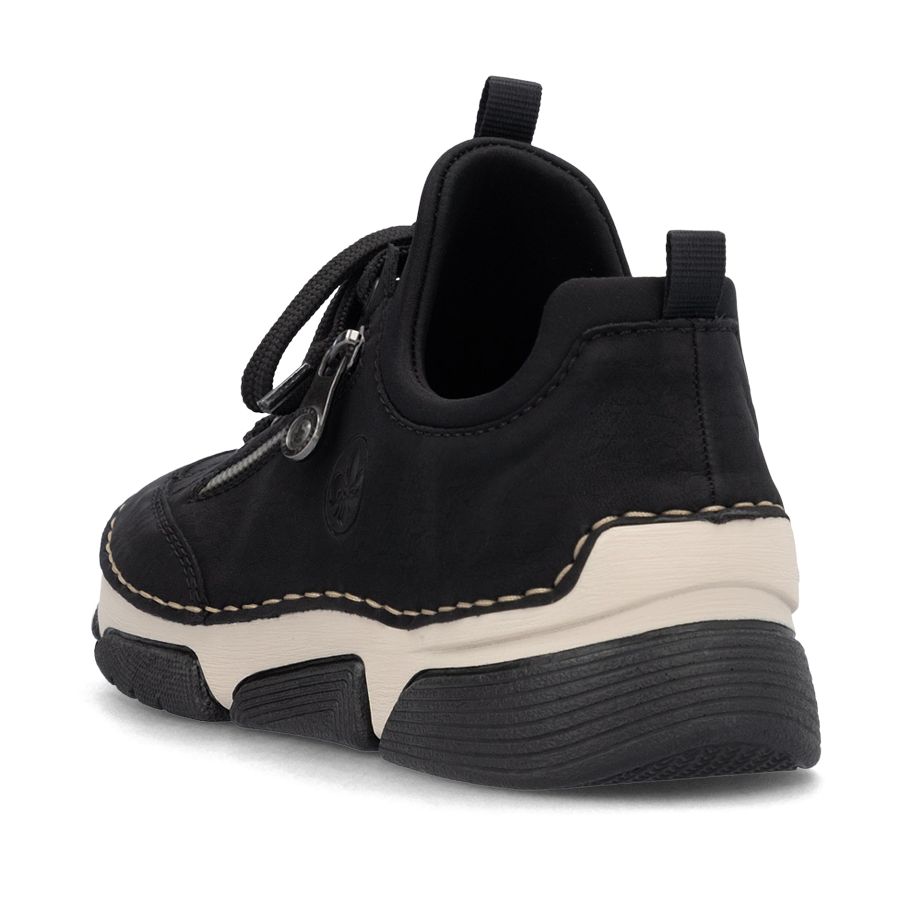 Mocassins Rieker noirs pour femme 45973-00 avec bande élastique. Chaussure vue de l'arrière.