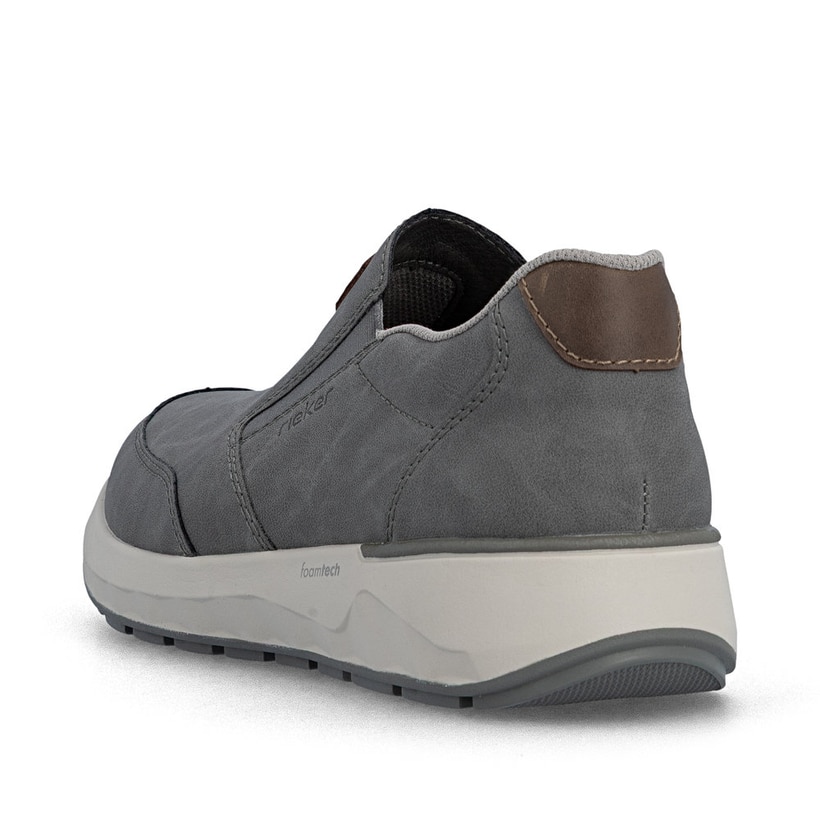 Graue Rieker Herren Slipper 11550-42 mit einem Gummizug sowie der Extraweite H. Schuh von hinten.