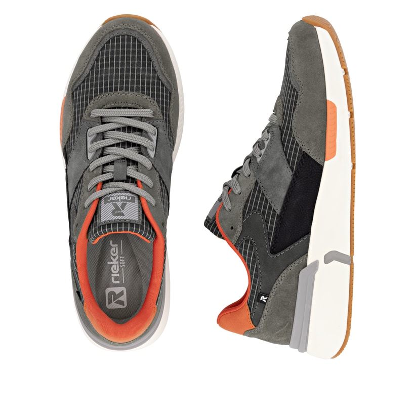 Graue Rieker Herren Sneaker Low U1402-42 mit Schnürung sowie flexibler Sohle. Schuh von oben, liegend.