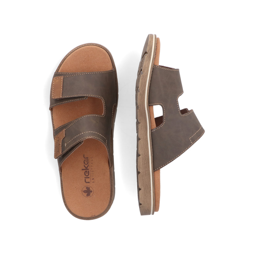 Braune Rieker Herren Pantoletten 24394-25 mit modernen Ziernähten. Schuh von oben, liegend.