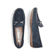 Blaue Rieker Damen Loafer 40253-14 in Löcheroptik sowie schmaler Passform E 1/2. Schuh von oben, liegend.