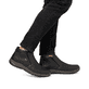 Schwarze Rieker Herren Slipper 03673-00 mit wasserabweisender RiekerTEX-Membran. Schuh am Fuß.