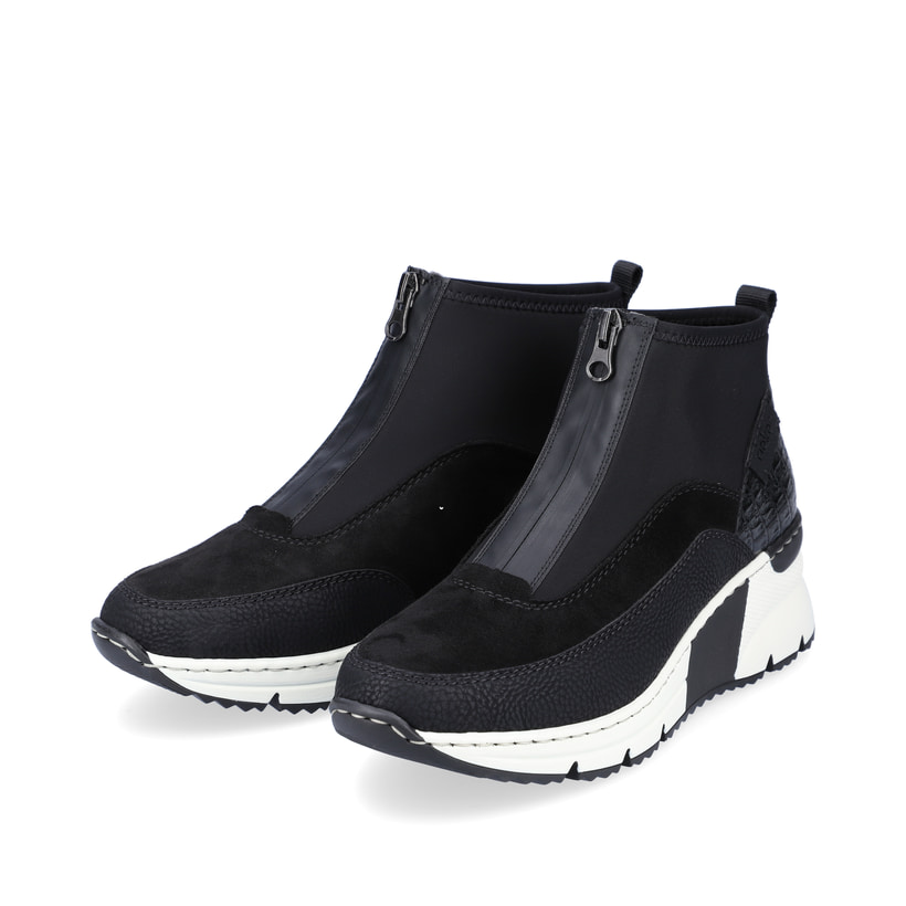 Schwarze Rieker Damen Sneaker High N6352-00 mit dämpfender und leichter Sohle. Schuhpaar seitlich schräg.