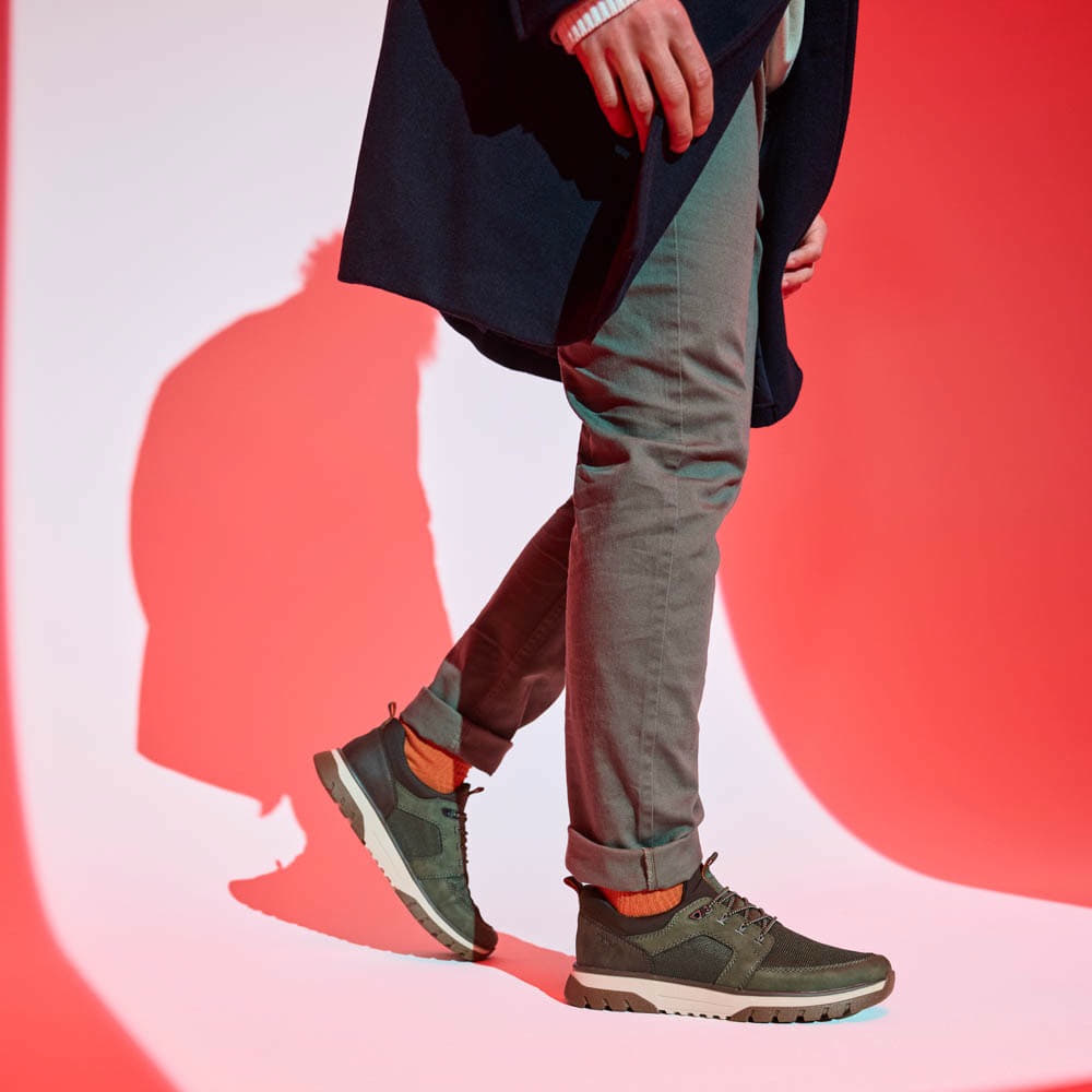 Grüne Rieker Herren Slipper B9351-54 getragen