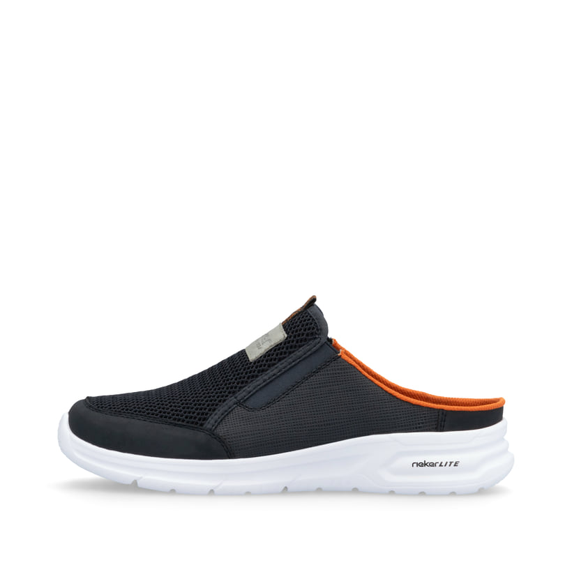 Blaue Rieker Herren Clogs B7390-14 mit einem Gummizug sowie Komfortweite G 1/2. Schuh Außenseite.