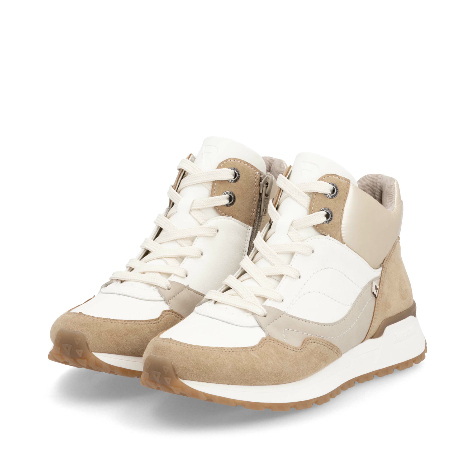 Weiße Rieker Damen Sneaker High W0672-80 mit einer griffigen und leichten Sohle. Schuhpaar seitlich schräg.