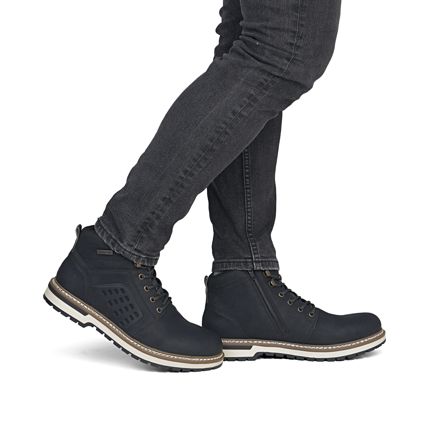 Schwarze Rieker Herren Schnürstiefel F3800-00 mit wasserabweisender TEX-Membran. Schuh am Fuß.