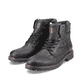 
Tiefschwarze Rieker Herren Schnürstiefel 32031-01 mit Schnürung und Reißverschluss. Schuhpaar schräg.