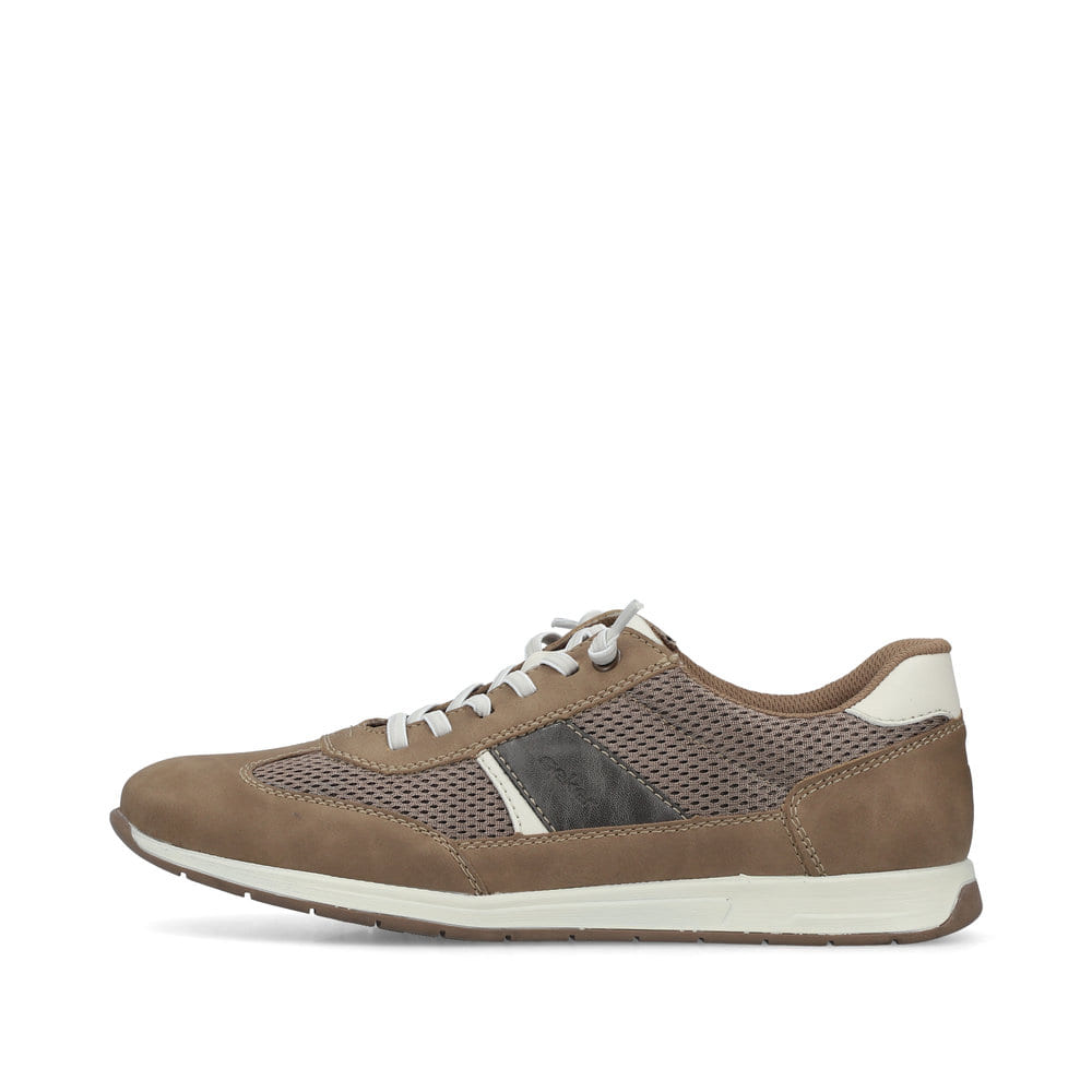 Beige Rieker Herren Slipper 11960-64 mit einem Gummizug sowie der Komfortweite G. Schuh Außenseite.