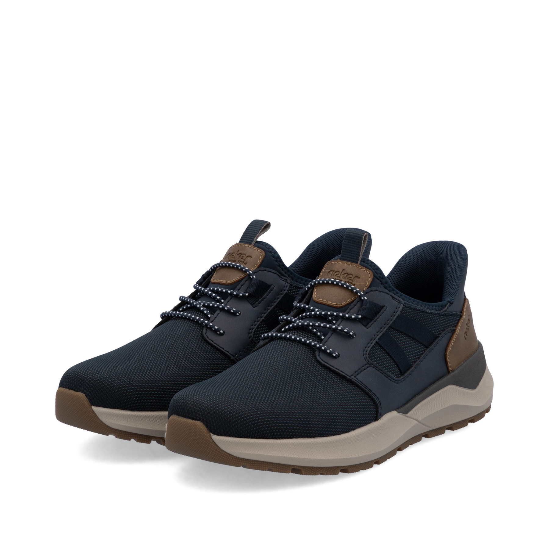Blaue Rieker Herren Slipper 06051-14 mit Ready2GO easy in Feature sowie Gummizug. Schuhpaar seitlich schräg.