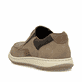Braune Rieker Herren Slipper 17368-25 mit einem Gummizug sowie der Extraweite H. Schuh von hinten.