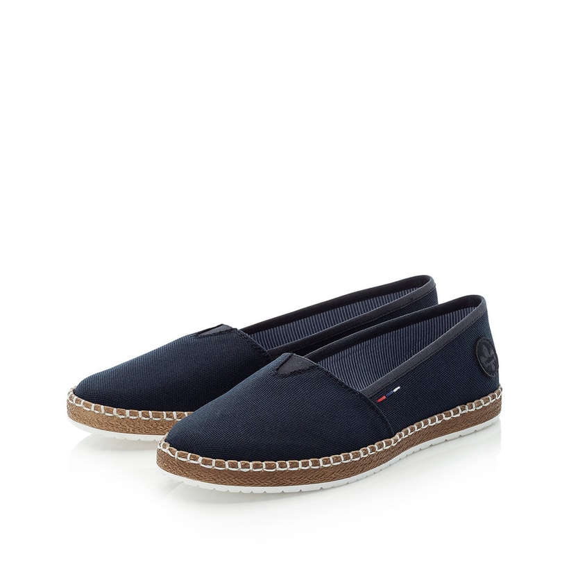 Blaue vegane Rieker Ballerinas M2278-14 mit Elastikeinsatz sowie Ziernähten. Schuhpaar seitlich schräg.