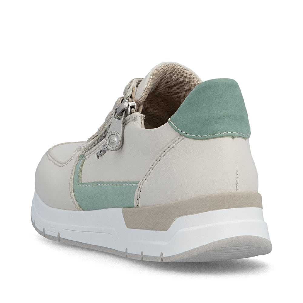 Baskets basses Rieker beiges pour femme 58902-60 avec fermeture éclair. Chaussure vue de l'arrière.