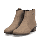 Beige Rieker Damen Stiefeletten Y0762-64 mit einem Reißverschluss. Schuhpaar seitlich schräg.