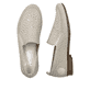 Hellbeige Rieker Ballerinas 51989-64 mit einem Elastikeinsatz sowie Löcheroptik. Schuh von oben, liegend.