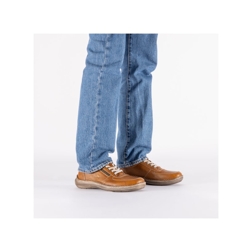 Braune Rieker Herren Schnürschuhe 03030-25 mit Reißverschluss sowie Extraweite H. Schuh am Fuß.