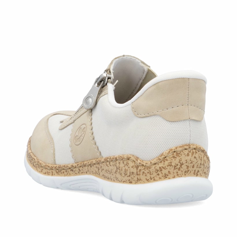 Chaussons Rieker beiges pour femme N42G5-60 avec option slip-in facile. Chaussure vue de l'arrière.