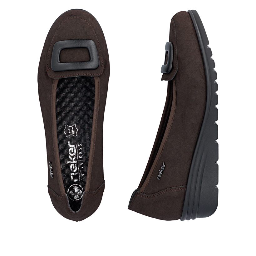 Dunkelbraune Rieker Ballerinas L5362-25 mit Deko-Schnalle. Schuh von oben, liegend.
