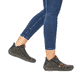
Olivgrüne Rieker Damen Slipper 72581-54 mit Reißverschluss sowie einer leichten Sohle. Schuh am Fuß