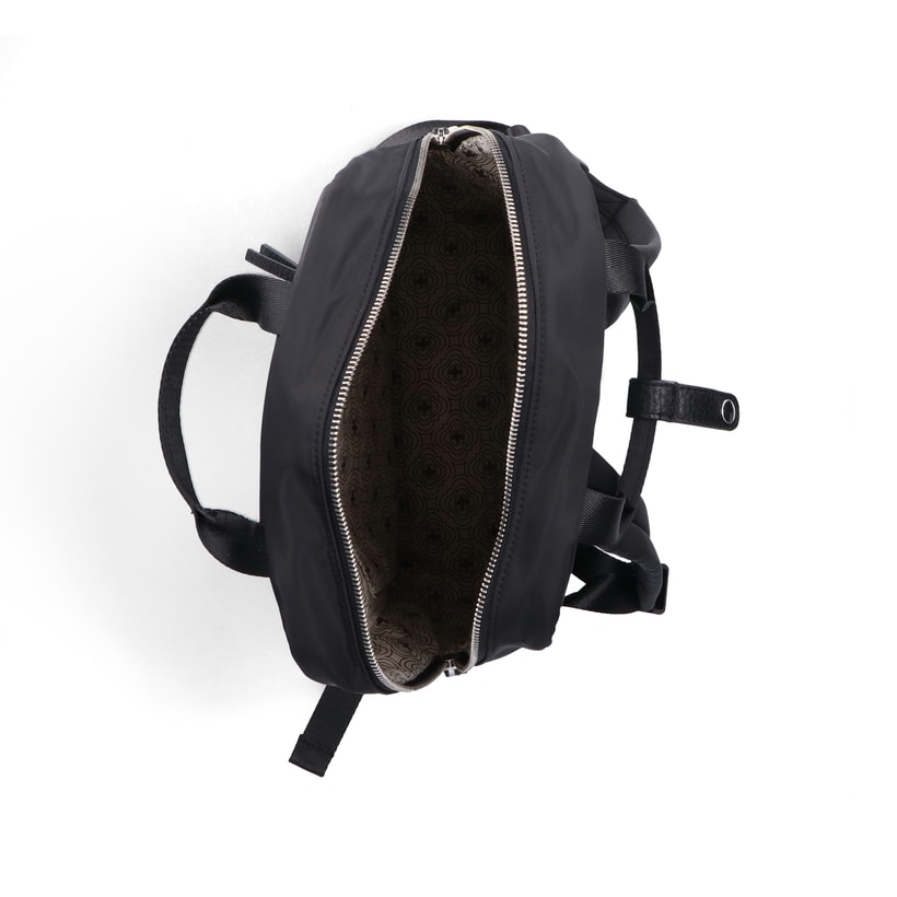 Rieker Rucksack H1648-00 in Schwarz mit Innenfach und Handyfach. Geöffnet.