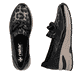 Schwarze Rieker Damen Loafer N9350-00 mit Deko-Kette sowie einem Gummizug. Schuh von oben, liegend.