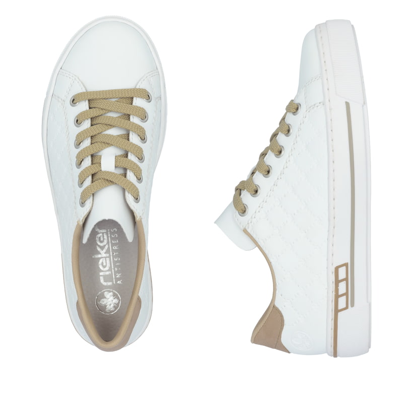 Weiße Rieker Damen Sneaker Low L88W2-80 in Löcheroptik mit einer Schnürung. Schuh von oben, liegend.