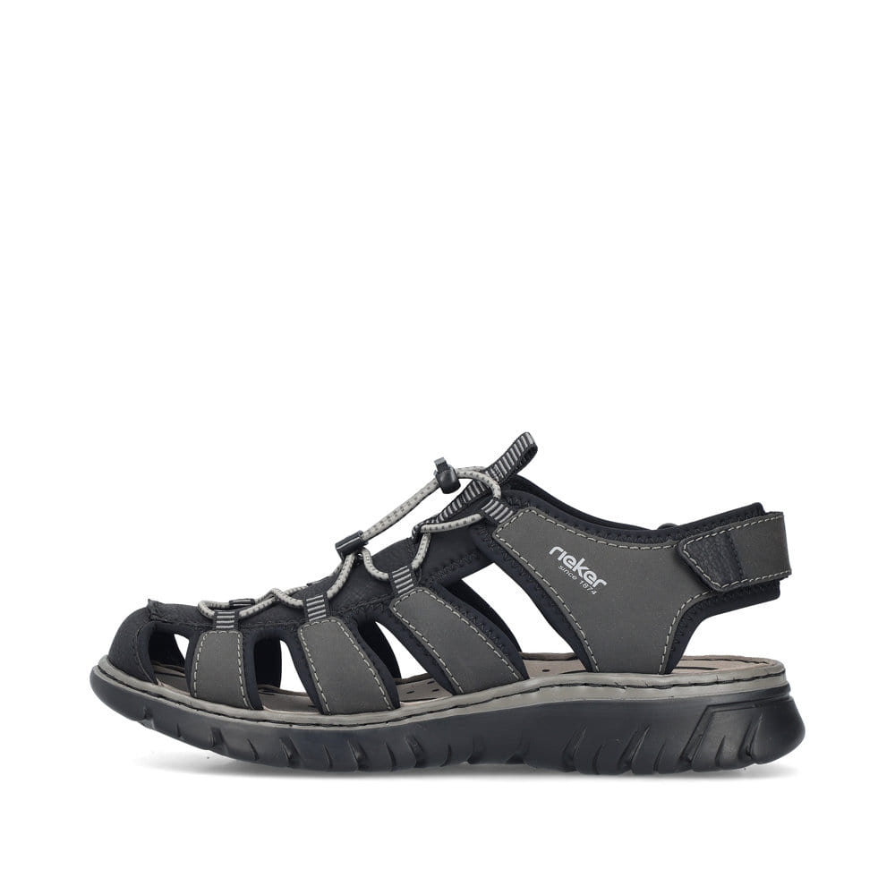 Schwarze Rieker Herren Trekkingsandalen 26770-00 mit einem Klettverschluss. Schuh Außenseite.
