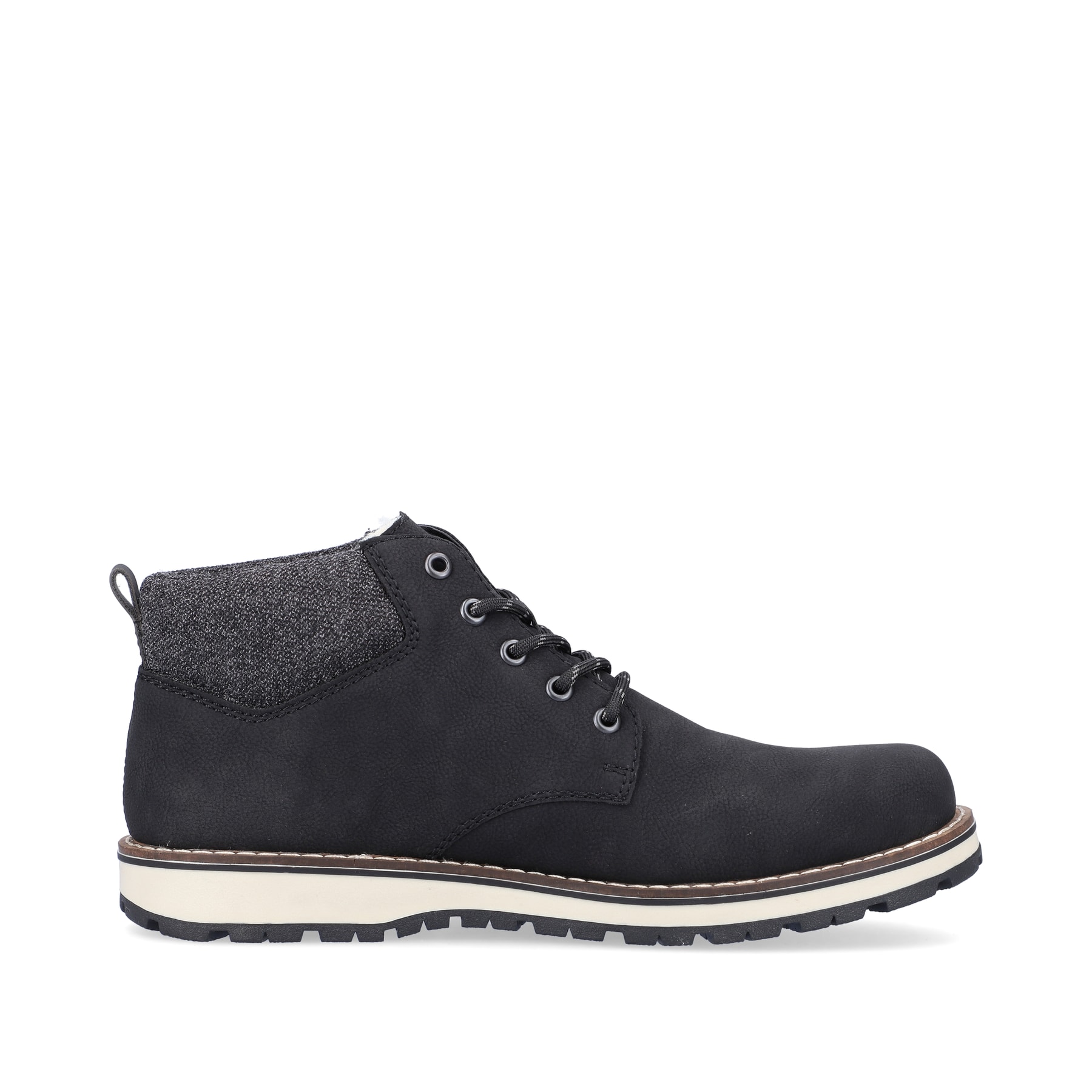 Urbanschwarze Rieker Herren Schnürstiefel 38419-00 mit einer robusten Profilsohle. Schuh von hinten