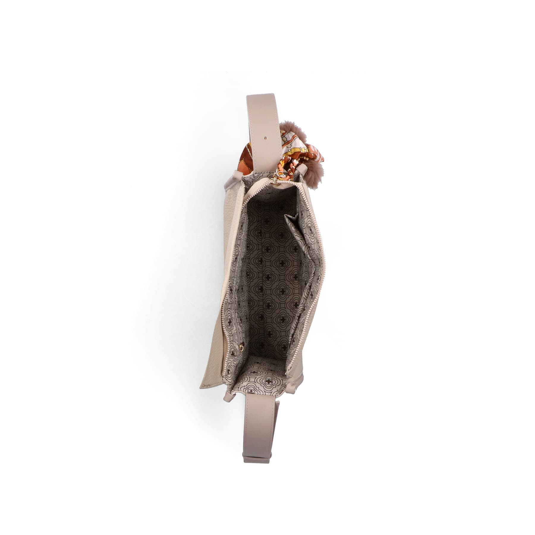 Rieker Handtasche H1656-60 in Beige mit Puschel an der Seite, Reißverschluss und Handyfach. Geöffnet.