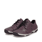 Brombeerfarbene Rieker Damen Schnürschuhe 55920-30 mit modernen Ziernähten. Schuhpaar seitlich schräg.