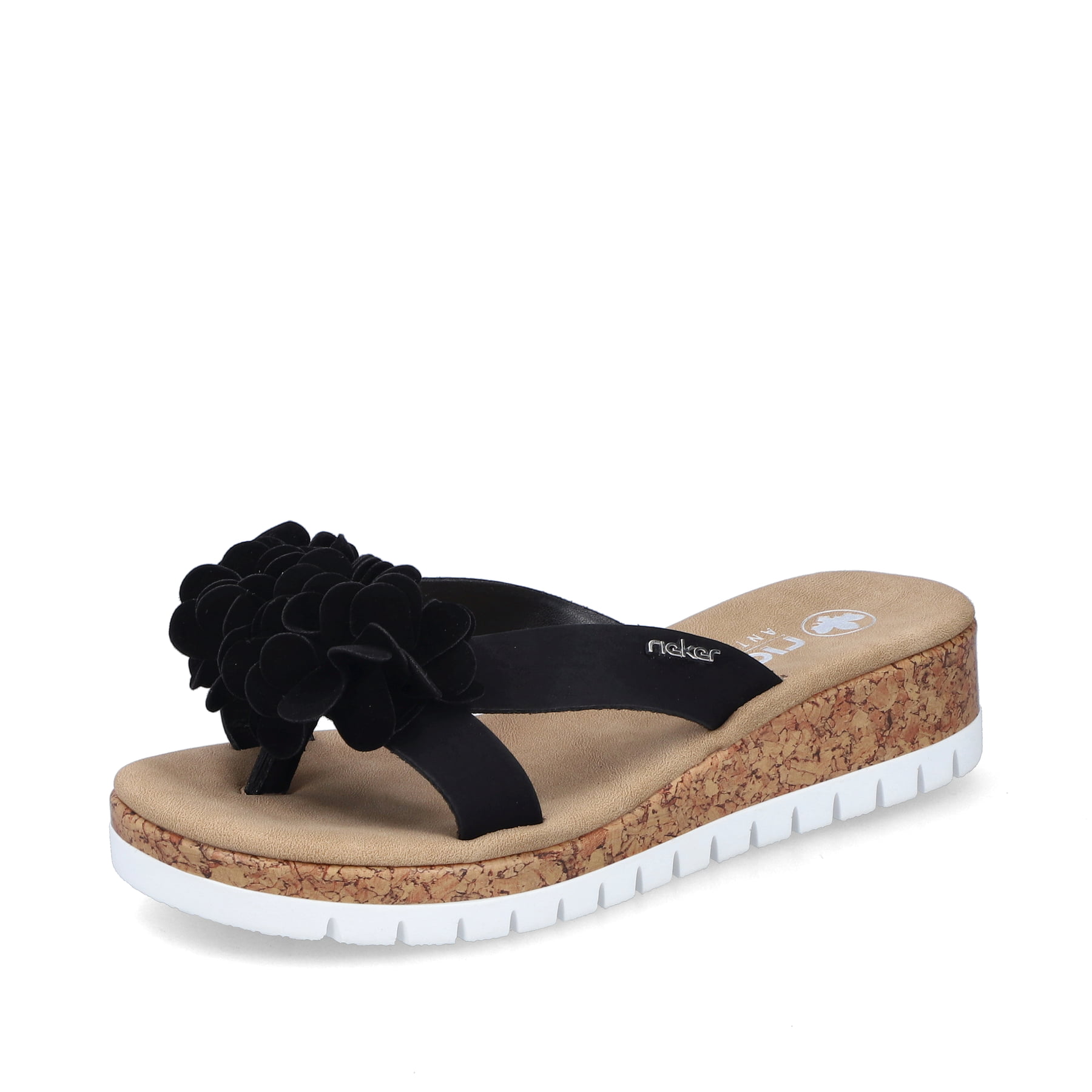 Tiefschwarze Rieker Damen Zehentrenner V4391-00 mit dekorativer Blume. Schuh seitlich schräg.