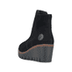 Mitternachtsschwarze Rieker Damen Kurzstiefel Y5065-00 mit einem Reißverschluss. Schuh von hinten.