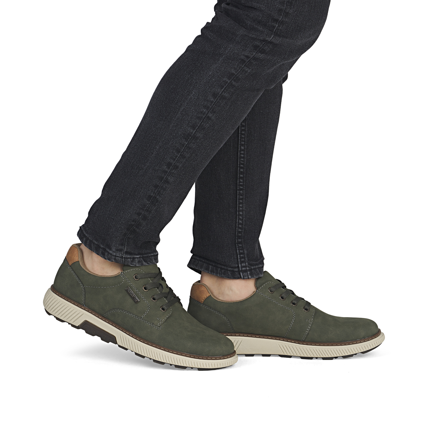 Baskets basses Rieker vertes pour homme B3317-54 avec membrane RiekerTEX. Chaussure au pied.
