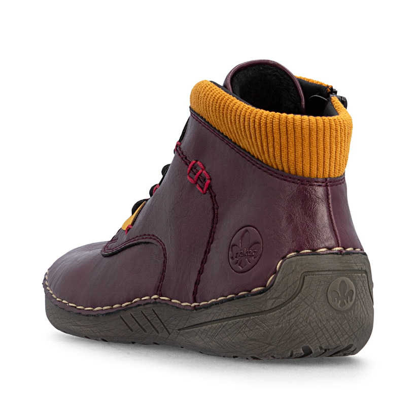 Bottines Rieker rouges pour femmes 52544-30 avec détails colorés. Chaussure vue de l'arrière.
