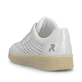 Beige Rieker Damen Sneaker Low M5521-90 mit metallischem Finish sowie Schnürung. Schuh von hinten.