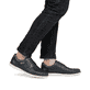 Blaue Rieker Herren Schnürschuhe B2306-14 mit der Komfortweite G 1/2. Schuh am Fuß.