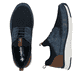 Blaue Rieker Herren Slipper 19550-14 mit einem Gummizug sowie Komfortweite G 1/2. Schuh von oben, liegend.